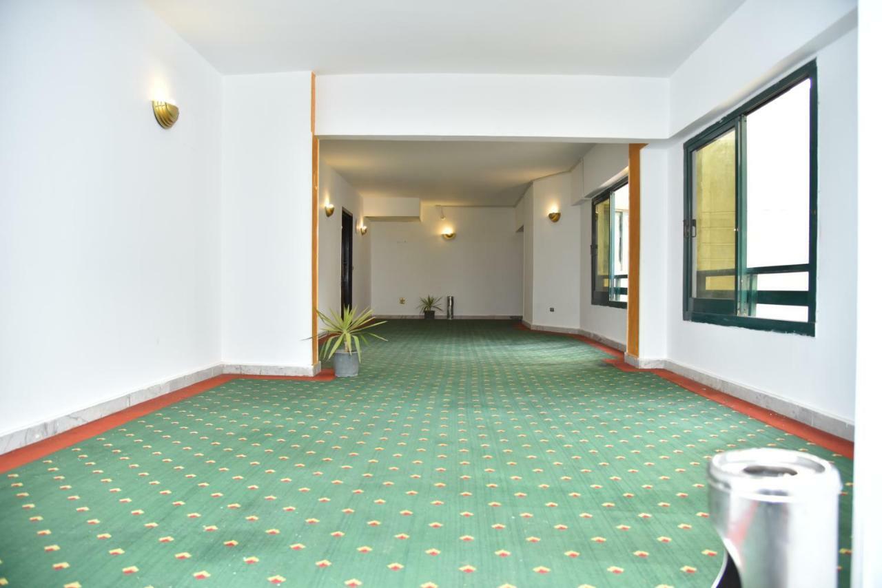 Royal Pyramids Hotel Cairo Exterior photo